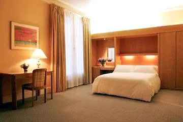 Metropolitan Champs Elysees Otel Paris